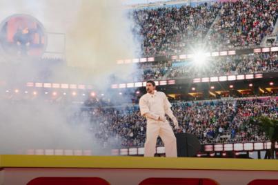 Bad Bunny hace historia en la Super Bowl LX con un show íntegro en español