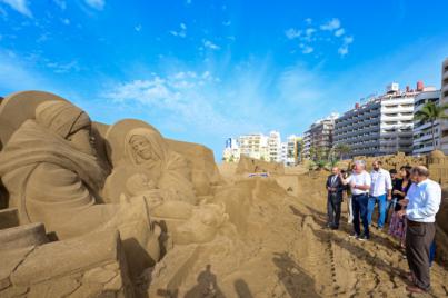 El Belén de Arena de Las Canteras celebra su 19 edición