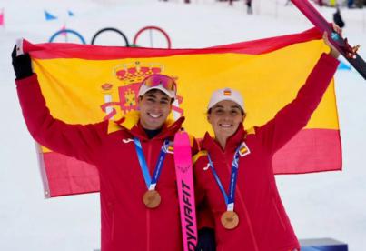 Oriol Cardona y Ana Alonso, bronce en el relevo mixto de esquí de montaña