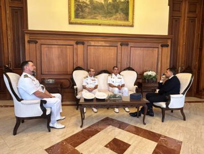 El alcalde recibe a la tripulación del Juan Sebastián Elcano