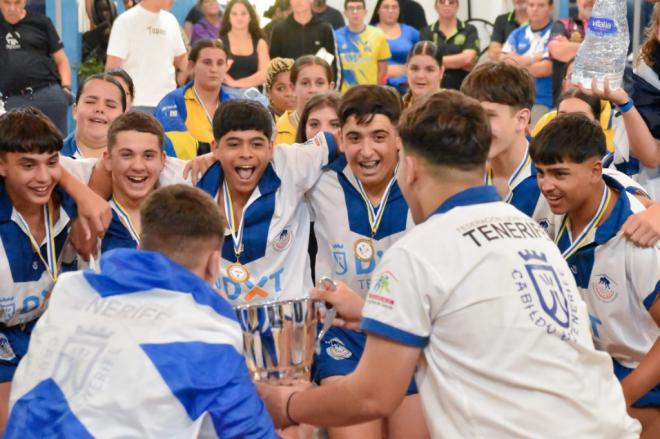 Tenerife triunfan en los Campeonatos de Canarias de Deportes en Edad Escolar de lucha canaria