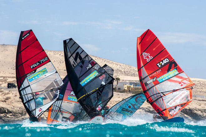 Foto: Alexandre Cousin (FRA), Elton 'Taty' Frans (NB) y Matteo Iachino (ITA) en cabeza.