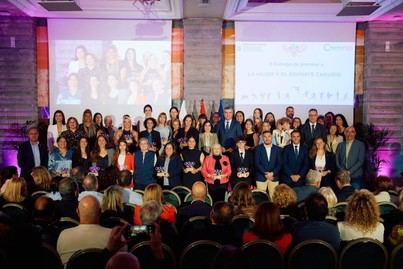 Canarias premia a 30 mujeres destacadas en el deporte femenino