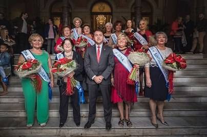 Once aspirantes optan al título de Reina de los Mayores del Carnaval