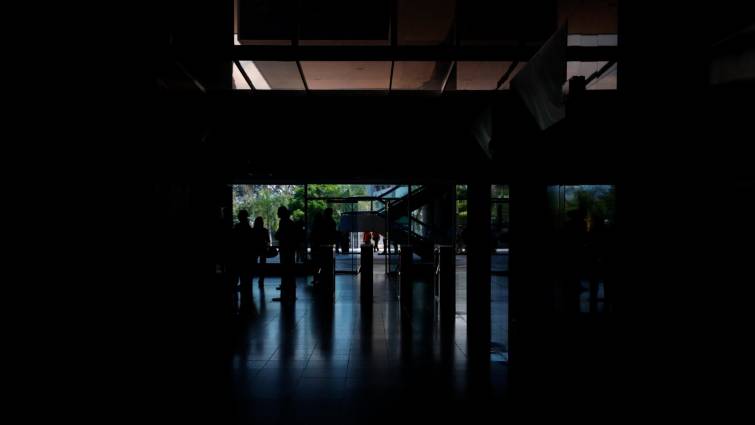 Caracas recupera el servicio eléctrico pero siguen los fallos en Venezuela