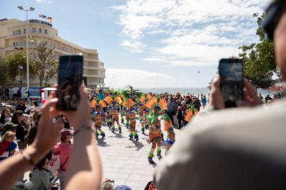 El Médano vive un multitudinario Carnaval de Día