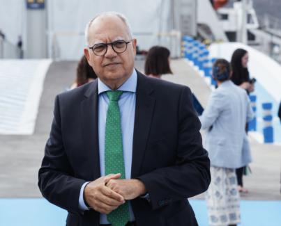 Curbelo insiste en que el Puerto de Los Cristianos “no se va a ampliar”