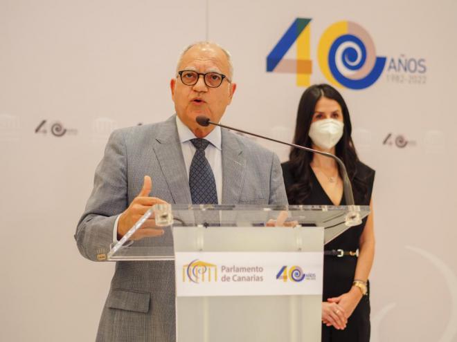 Curbelo: “La sociedad canaria no ha quebrado gracias a la acción de este Gobierno”