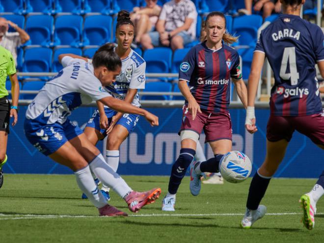Costa Adeje Tenerife Egatesa domina pero la SD Eibar se lleva la victoria
