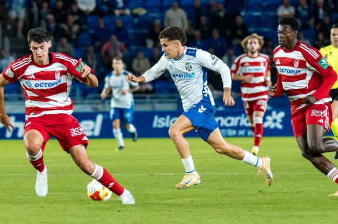 El buen partido del CD Tenerife no encuentra el premio de continuar en el torneo copero