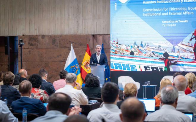 Clavijo urge a la UE a atender a los menores migrantes