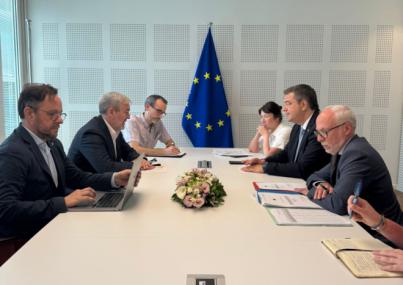 Clavijo pide a Bruselas apoyo para los trenes en Canarias