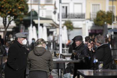 La hostelería reclama el cese de Simón por "criminalizar" a los bares