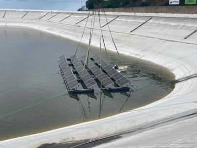 Primeras placas fotovoltaicas flotantes de Canarias