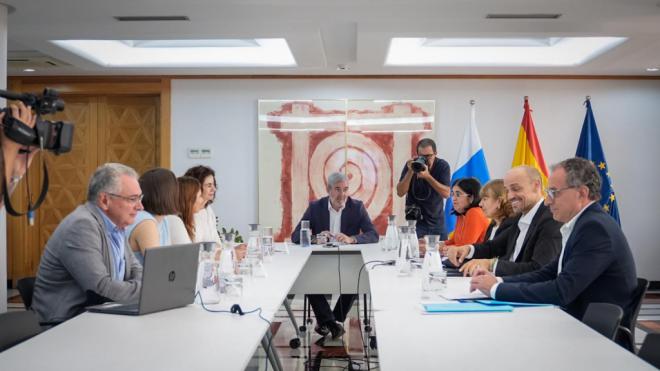 El Gobierno aumenta en un 8,35% su aportación a las dos capitales