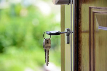 Consumo retira 65.000 anuncios ilegales de Airbnb y denuncia otros 55.000