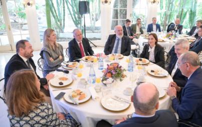 Buscar la fórmula para poner a Canarias en primer lugar