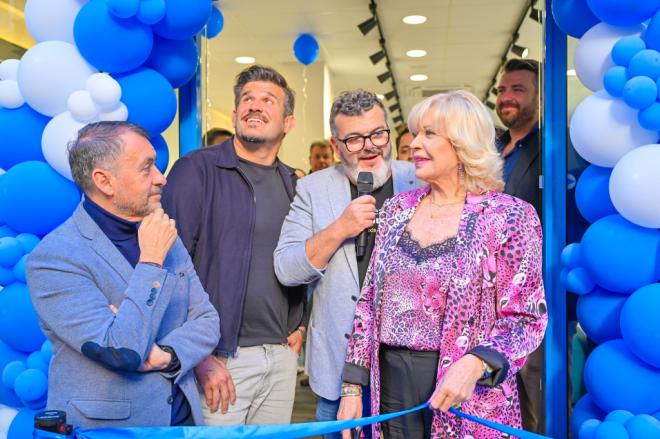 Dormitorum celebra una gran inauguración en Santa Cruz de Tenerife con la presencia de Bárbara Rey