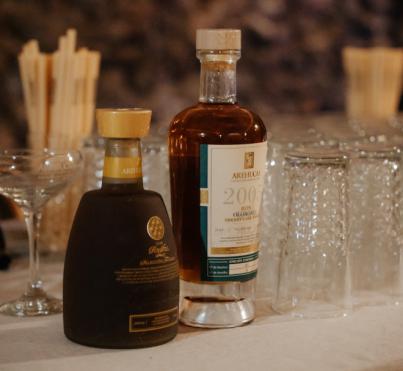 Ron Arehucas presenta Arehucas Single Cask 2005 Oloroso Finish y Ronmiel Arehucas Añejo Selección Familiar