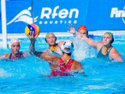 España saca el rodillo de líder y no da opción a Australia (12-5)