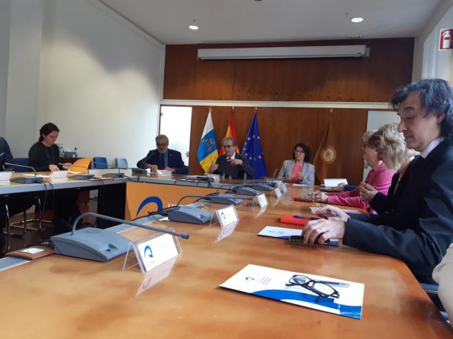 El ministro Joan Subirats se reúne en la ULPGC con miembros de las dos universidades públicas canarias