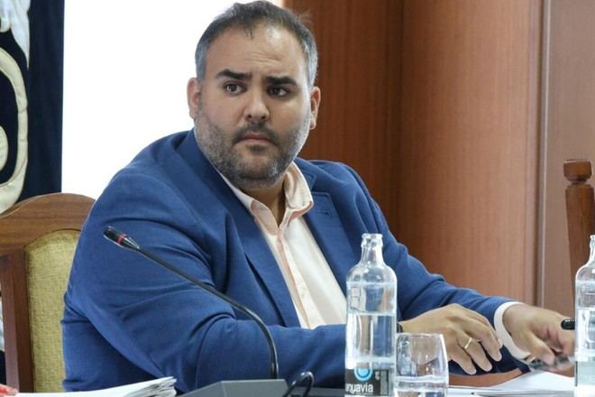 Cabildo de Lanzarote exige frenar tarifas aéreas abusivas