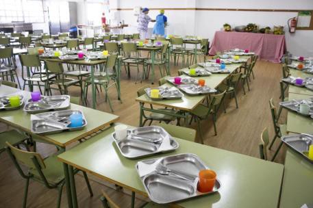 El Gobierno garantiza cinco comidas semanales en colegios