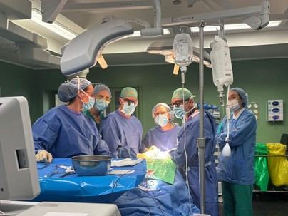 El Hospital La Candelaria implementa tecnología innovadora para cirugía endocrina en Canarias