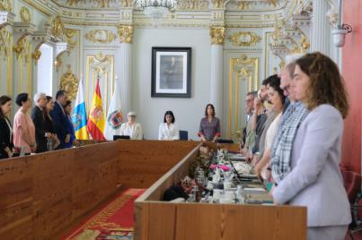El Ayuntamiento decreta un día de luto por el asesinato machista de una mujer en El Zardo