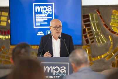El presidente del Cabildo defiende el impulso de una economía azul