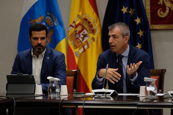 Domínguez insiste en que no habrá extracciones de tierras raras