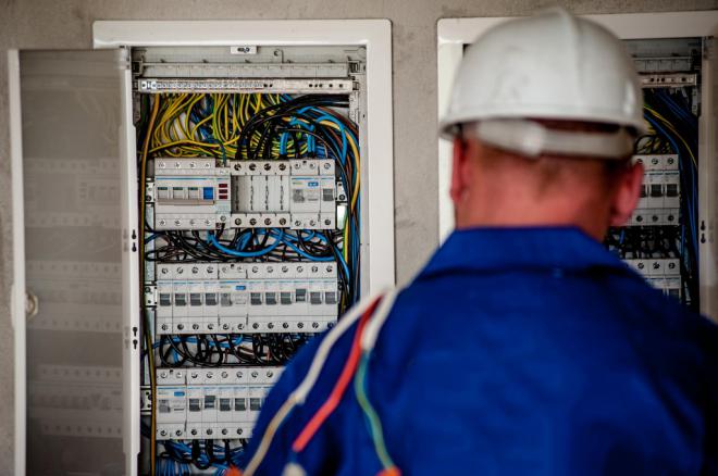 Asinelte alerta que muchas instalaciones eléctricas siguen sin revisarse