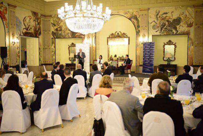 El proyecto de diversificación económica se presenta a los empresarios