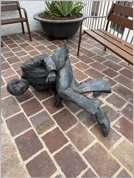 Vallehermoso condena vandalismo a escultura de Pedro García Cabrera