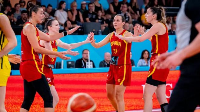 España se impone con suspense a Suecia