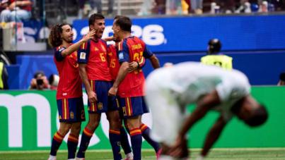 España golea a Austria para superar una eliminatoria mundialista 16 años después