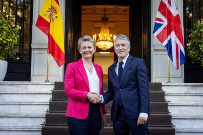 España y Reino Unido instan a británicos en España a obtener la tarjeta de identidad de extranjero
