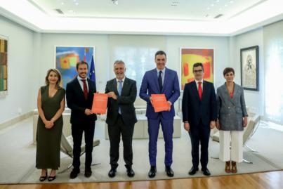 Pedro Sánchez se reúne con el presidente de Canarias y el del Cabildo de La Palma