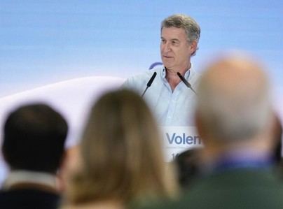 Feijóo critica a Sánchez por gobernar en contra del Congreso y califica su actitud de caudillismo