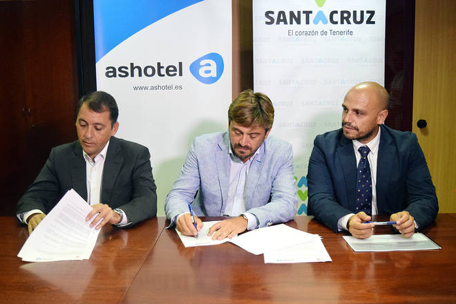 Ashotel colaborará en la promoción turística de Santa Cruz