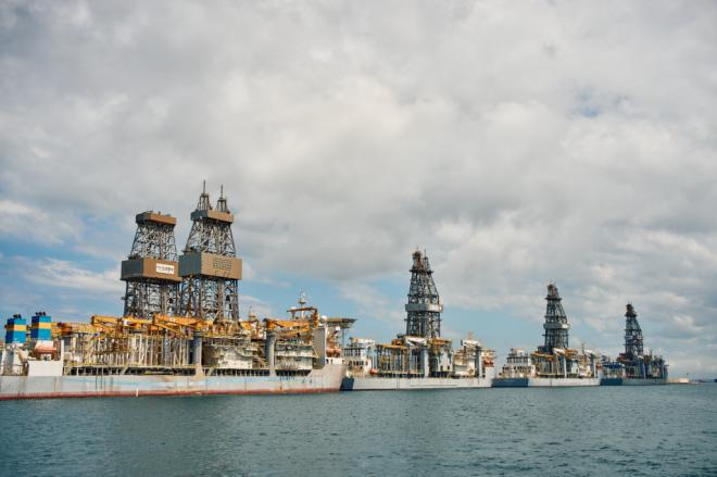 Castorone, gigante del tendido submarino, escala en Las Palmas