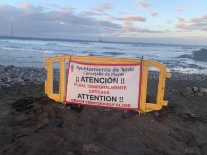 Telde cierra de forma preventiva la playa de La Restinga debido a un vertido de crudo