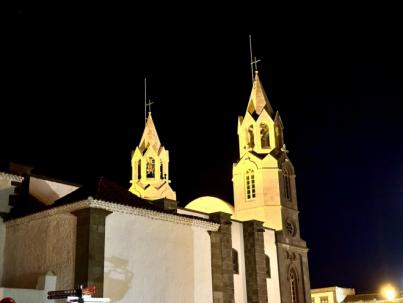 Las torres de la Basílica de San Juan Bautista vuelven a iluminarse