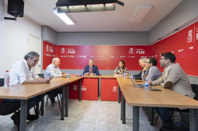 Torres exige al Gobierno soluciones para el desequilibrio social en Canarias