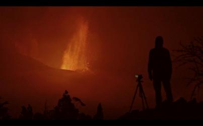 Proyección de ‘Un volcán habitado’, una crónica íntima de la erupción de La Palma
