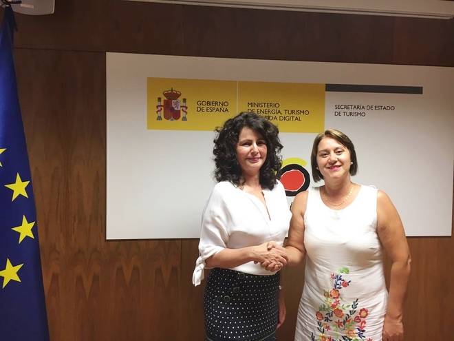 La Secretaría de Estado de Turismo y Yaiza acuerdan invertir 2,9 millones en Playa Blanca