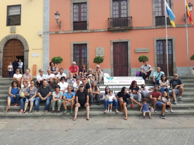 Vecinos por la Sanidad Pública se concentró para reivindicar un sistema de salud público de calidad