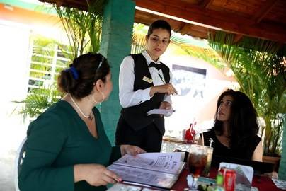 Un 12% de los empresarios canarios confía en aumentar sus plantillas