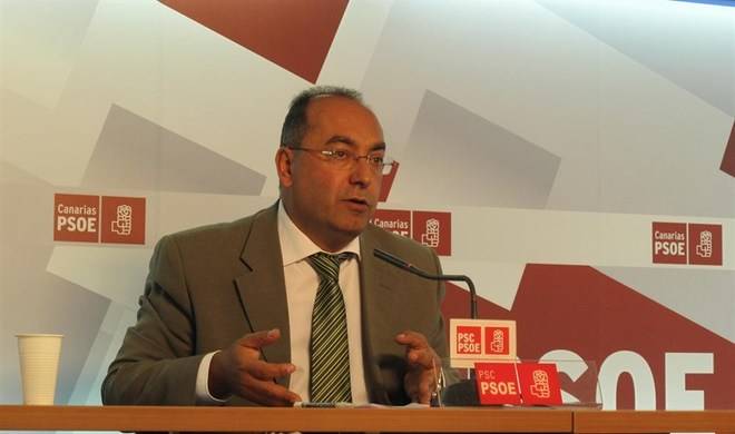 El PSOE acepta la convocatoria de la mesa del pacto y aplaza su comité regional