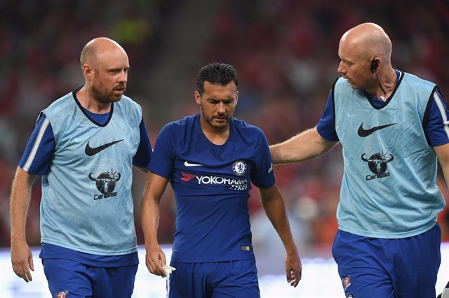 Pedro abandona la gira del Chelsea tras pasar la noche en el hospital